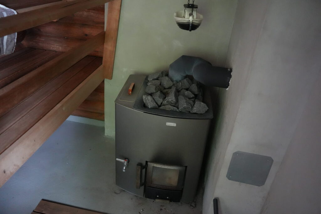 薪サウナ小屋のストーブ